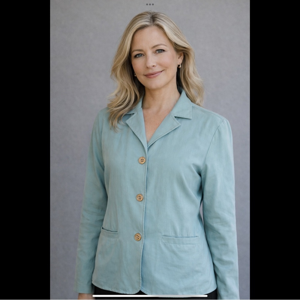 CA Sport Quilted Silk Jacket Light Blue Button Front